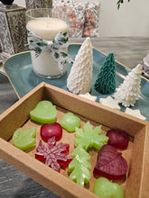 Load image into Gallery viewer, Gift Box of Leaf-Shaped Soaps