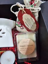 Load image into Gallery viewer, Winter Wax Melts with Burner Gift Set