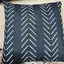 Load image into Gallery viewer, African Mud Cloth-Style Cushions Pattern #4