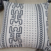 Load image into Gallery viewer, African Mud Cloth-Style Cushions Pattern #5