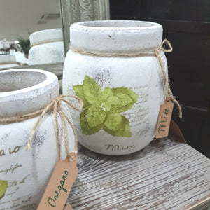 Distressed White Pottery - Mint