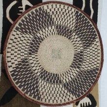 Load image into Gallery viewer, Kenyan Handwoven Tonga Wall Baskets - Natural No 4 43Cm