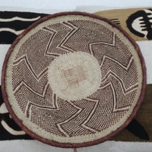 Load image into Gallery viewer, Kenyan Handwoven Tonga Wall Baskets - Natural No 7 42Cm