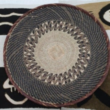 Load image into Gallery viewer, Kenyan Handwoven Tonga Wall Baskets - Natural No 9 41Cm