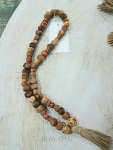 Load image into Gallery viewer, Loop Of Painted And Raw Wood Beads