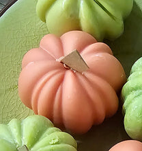 Load image into Gallery viewer, Fall-Scented Pumpkin Mini-Candles