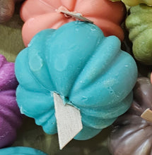 Load image into Gallery viewer, Fall-Scented Pumpkin Mini-Candles