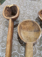 Load image into Gallery viewer, مغرفة خشبية قديمة