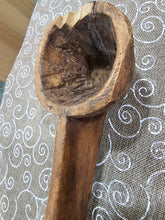 Load image into Gallery viewer, مغرفة خشبية قديمة