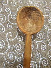 Load image into Gallery viewer, مغرفة خشبية قديمة