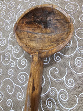 Load image into Gallery viewer, مغرفة خشبية قديمة