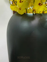 Load image into Gallery viewer, Tall Black Metal Vase Pots &amp; Planters