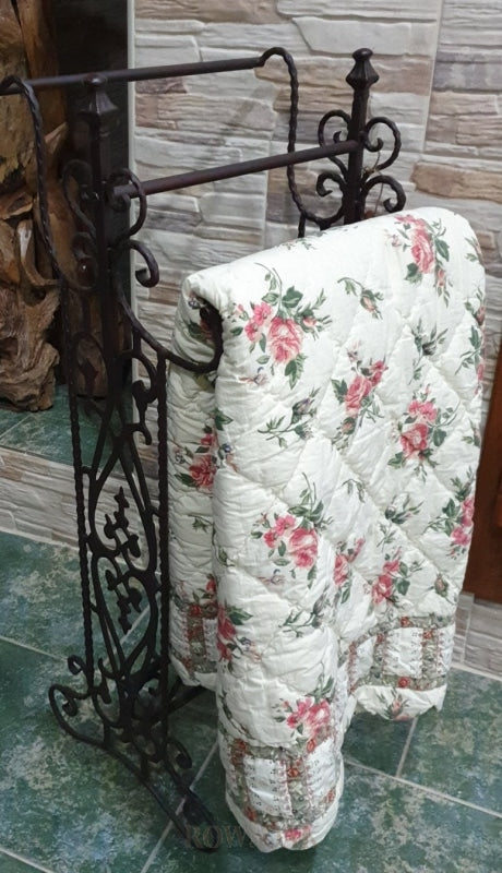 Vintage Metal Towel /quilt Holder