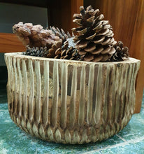 Load image into Gallery viewer, Wooden Planter